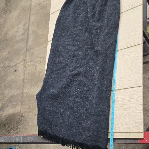 Elegant Women's Black Midi Skirt - Picture 8 of 10